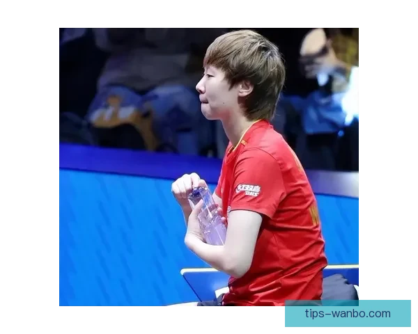 申裕斌无缘决赛坦言王曼昱无弱点表示将学习获奖心情依然喜悦